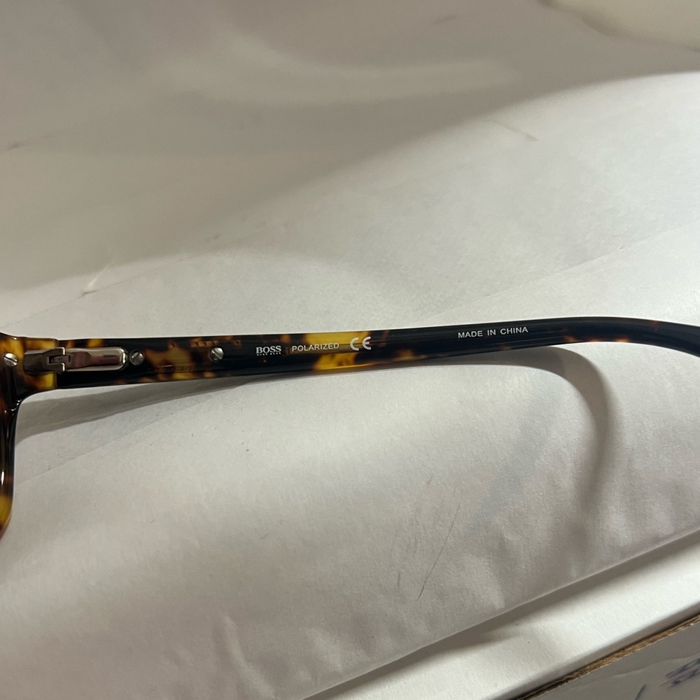 Hugo Boss polarized sunglasses - Picture 3 of 3